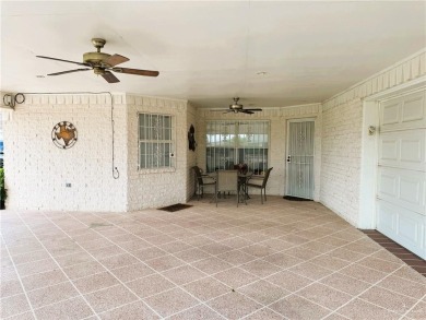 Lovely home in the desirable community of Golf View Estates with on Howling Trails Golf  in Texas - for sale on GolfHomes.com, golf home, golf lot
