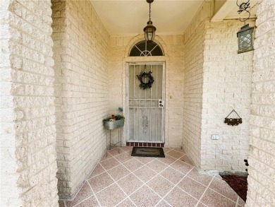 Lovely home in the desirable community of Golf View Estates with on Howling Trails Golf  in Texas - for sale on GolfHomes.com, golf home, golf lot