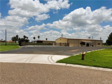Lovely home in the desirable community of Golf View Estates with on Howling Trails Golf  in Texas - for sale on GolfHomes.com, golf home, golf lot