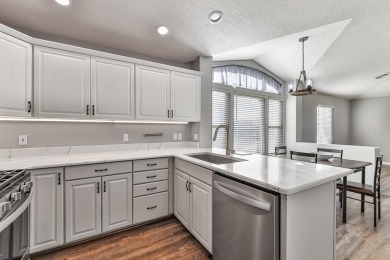 Beautifully updated 3 bed, 2 bath townhome situated in the on Green Spring Country Club in Utah - for sale on GolfHomes.com, golf home, golf lot