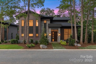 Exquisite Luxury Living in The Cliffs at Walnut Cove.
Welcome to on The Cliffs At Walnut Cove in North Carolina - for sale on GolfHomes.com, golf home, golf lot