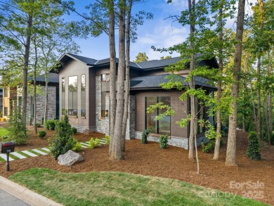Exquisite Luxury Living in The Cliffs at Walnut Cove.
Welcome to on The Cliffs At Walnut Cove in North Carolina - for sale on GolfHomes.com, golf home, golf lot