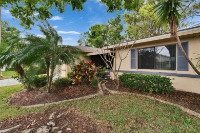 Well-maintained two bedroom, two bath open floor plan Idlewood on Falcon Watch Golf Club in Florida - for sale on GolfHomes.com, golf home, golf lot