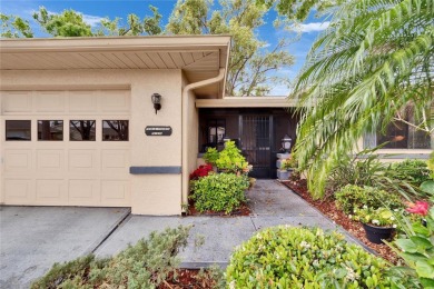 Well-maintained two bedroom, two bath open floor plan Idlewood on Falcon Watch Golf Club in Florida - for sale on GolfHomes.com, golf home, golf lot