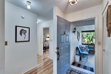 Well-maintained two bedroom, two bath open floor plan Idlewood on Falcon Watch Golf Club in Florida - for sale on GolfHomes.com, golf home, golf lot