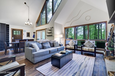 Spacious Family Retreat in The Hideout - Fully Furnished & on The Hideout Golf in Pennsylvania - for sale on GolfHomes.com, golf home, golf lot