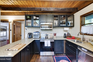 Spacious Family Retreat in The Hideout - Fully Furnished & on The Hideout Golf in Pennsylvania - for sale on GolfHomes.com, golf home, golf lot