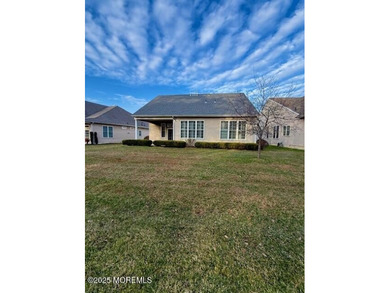 *BRAND NEW ROOF*! NICELY MAINTAINED HOME LOCATED IN TOLL on Westlake Golf and Country Club in New Jersey - for sale on GolfHomes.com, golf home, golf lot