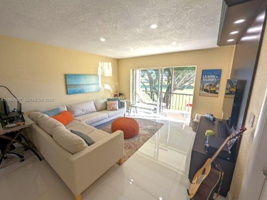 Did I say Chic???!!!

La Creme de la creme!!! Love where you on Hollybrook Golf and Tennis Club  in Florida - for sale on GolfHomes.com, golf home, golf lot