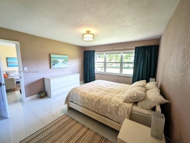 Did I say Chic???!!!

La Creme de la creme!!! Love where you on Hollybrook Golf and Tennis Club  in Florida - for sale on GolfHomes.com, golf home, golf lot