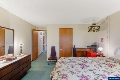 Enjoy mountain views from this well maintained 2bed/2 bath on Salemtowne Golf Club in Oregon - for sale on GolfHomes.com, golf home, golf lot