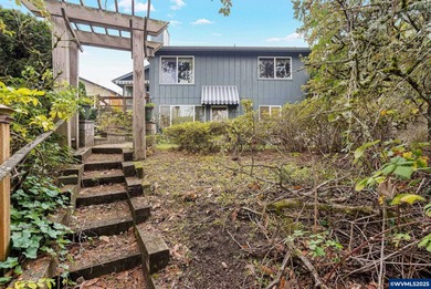 Enjoy mountain views from this well maintained 2bed/2 bath on Salemtowne Golf Club in Oregon - for sale on GolfHomes.com, golf home, golf lot