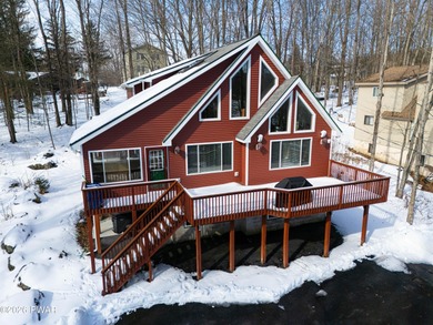Welcome to this bright and spacious contemporary home nestled in on The Hideout Golf in Pennsylvania - for sale on GolfHomes.com, golf home, golf lot