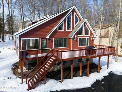 Welcome to this bright and spacious contemporary home nestled in on The Hideout Golf in Pennsylvania - for sale on GolfHomes.com, golf home, golf lot