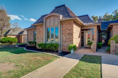 Welcome to your new life of luxury. This stunning townhome in on LakeRidge Country Club in Texas - for sale on GolfHomes.com, golf home, golf lot
