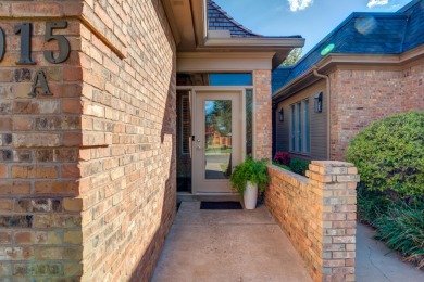 Welcome to your new life of luxury. This stunning townhome in on LakeRidge Country Club in Texas - for sale on GolfHomes.com, golf home, golf lot