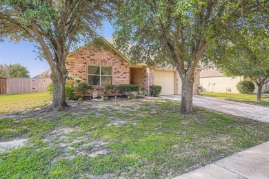 Welcome to this beautifully maintained 3-bedroom, 2-bath home on Oakmont Country Club in Texas - for sale on GolfHomes.com, golf home, golf lot