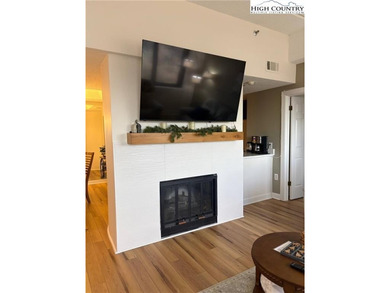 Fully furnished and completely redone! Amazing long range ski on Sugar Mountain Golf Course in North Carolina - for sale on GolfHomes.com, golf home, golf lot