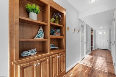 This beautifully remodeled end-unit townhome is the perfect on Kingsmill Resort and Golf Club in Virginia - for sale on GolfHomes.com, golf home, golf lot