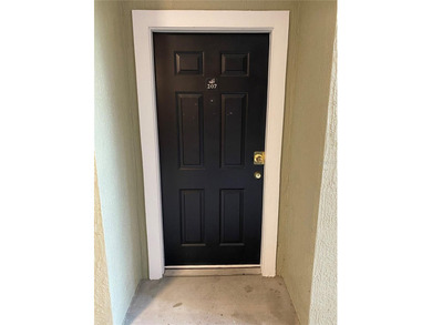 Welcome to this spacious and bright 2-bedroom, 2-bathroom condo on MetroWest Golf Club in Florida - for sale on GolfHomes.com, golf home, golf lot