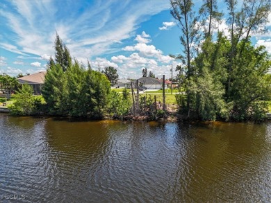 Paradise Awaits! Imagine waking up to expansive intersecting on Palmetto-Pine Country Club in Florida - for sale on GolfHomes.com, golf home, golf lot