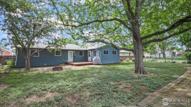 MOVE IN READY WITH GREAT NEARBY AMENATIES + NEW CARPET! This 3 on Bunker Hill Country Club in Colorado - for sale on GolfHomes.com, golf home, golf lot