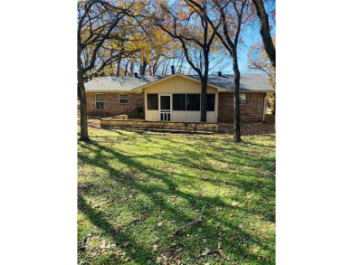 This 2bd 2ba 2 garage, large rooms has a new AC-Heat Unit on De Cordova Bend Country Club in Texas - for sale on GolfHomes.com, golf home, golf lot