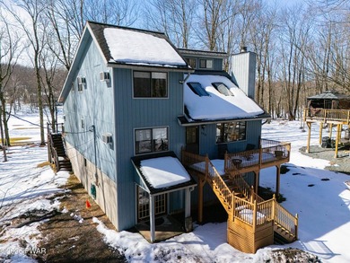 Welcome to your Pocono escape! This bright and spacious on The Hideout Golf in Pennsylvania - for sale on GolfHomes.com, golf home, golf lot