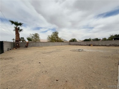 Large lot In the heart of Fort Mohave, close to Walmart, schools on Desert Lakes Golf Course in Arizona - for sale on GolfHomes.com, golf home, golf lot