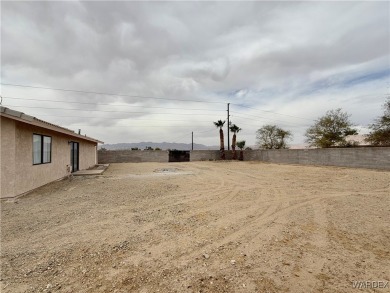 Large lot In the heart of Fort Mohave, close to Walmart, schools on Desert Lakes Golf Course in Arizona - for sale on GolfHomes.com, golf home, golf lot