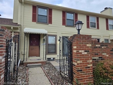 Beautiful updated 2 bed, 1.5 bath condo in convenient Clinton on Fern Hill Country Club in Michigan - for sale on GolfHomes.com, golf home, golf lot