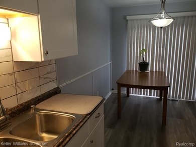 Beautiful updated 2 bed, 1.5 bath condo in convenient Clinton on Fern Hill Country Club in Michigan - for sale on GolfHomes.com, golf home, golf lot