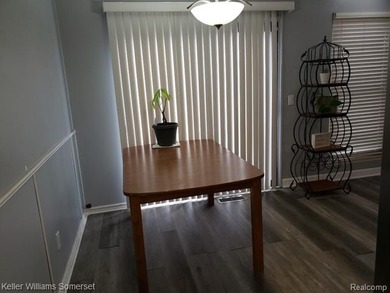 Beautiful updated 2 bed, 1.5 bath condo in convenient Clinton on Fern Hill Country Club in Michigan - for sale on GolfHomes.com, golf home, golf lot