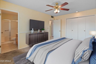 Welcome to the heart of Sun City! This charming 2-bedroom on Sun City Lakes West and East in Arizona - for sale on GolfHomes.com, golf home, golf lot