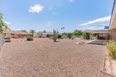 Welcome to the heart of Sun City! This charming 2-bedroom on Sun City Lakes West and East in Arizona - for sale on GolfHomes.com, golf home, golf lot