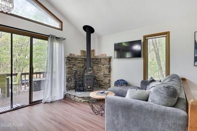 Welcome to this beautifully updated bi-level home located in the on The Hideout Golf in Pennsylvania - for sale on GolfHomes.com, golf home, golf lot