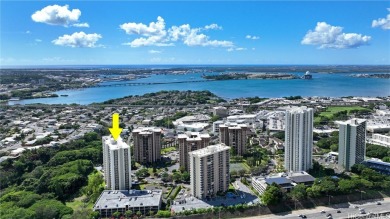 Comfortable, cool, corner/end 2-bedroom unit with 2 parking on Pearl Country Club in Hawaii - for sale on GolfHomes.com, golf home, golf lot