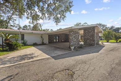 Welcome to this beautifully updated 3-bedroom, 2-bathroom home on Idylwild Golf Club in Texas - for sale on GolfHomes.com, golf home, golf lot