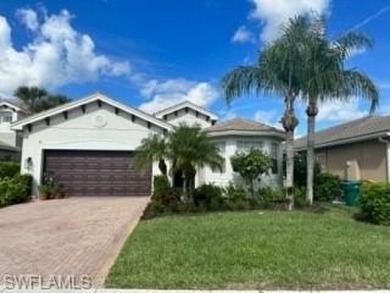 Stunning and meticulously updated 3-bedroom + den, 3-bath home on Wyndemere Country Club in Florida - for sale on GolfHomes.com, golf home, golf lot