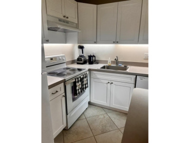 Welcome to 84 Crooked Tree Lane in beautiful Vero Beach! Located on The American Golf Club in Florida - for sale on GolfHomes.com, golf home, golf lot