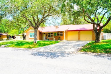 Welcome to this beautifully maintained 3-bedroom, 2-bathroom on Alice Municipal Golf Course in Texas - for sale on GolfHomes.com, golf home, golf lot