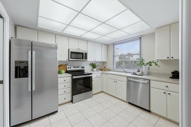 Welcome to peaceful Florida living in Sarasota's beautifully on The Meadows Golf and Country Club in Florida - for sale on GolfHomes.com, golf home, golf lot