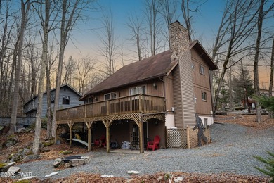 Welcome to your Pocono retreat! This spacious yet cozy on The Hideout Golf in Pennsylvania - for sale on GolfHomes.com, golf home, golf lot