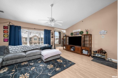 Open floor plan in this 2 (spacious) bedroom condo near Palmer on Palmer Hills Golf Course in Iowa - for sale on GolfHomes.com, golf home, golf lot