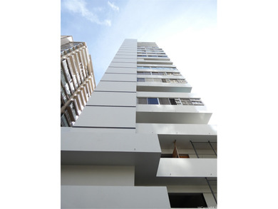 Conveniently located in Waikiki...unit has an enclosed lanai for on Ala Wai Golf Course in Hawaii - for sale on GolfHomes.com, golf home, golf lot