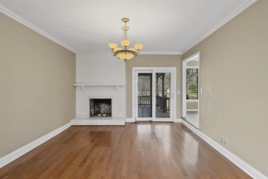 Investor Special! Spacious home located just minutes from the on Franklin Country Club in Kentucky - for sale on GolfHomes.com, golf home, golf lot