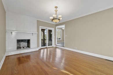 Investor Special! Spacious home located just minutes from the on Franklin Country Club in Kentucky - for sale on GolfHomes.com, golf home, golf lot