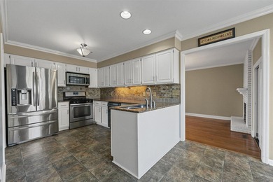 Investor Special! Spacious home located just minutes from the on Franklin Country Club in Kentucky - for sale on GolfHomes.com, golf home, golf lot