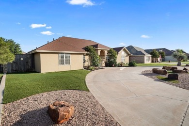 MOVE IN READY!! This beauty offers easy maintenance front and on Club at Mission Dorado in Texas - for sale on GolfHomes.com, golf home, golf lot