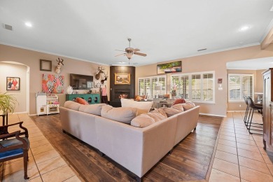 MOVE IN READY!! This beauty offers easy maintenance front and on Club at Mission Dorado in Texas - for sale on GolfHomes.com, golf home, golf lot